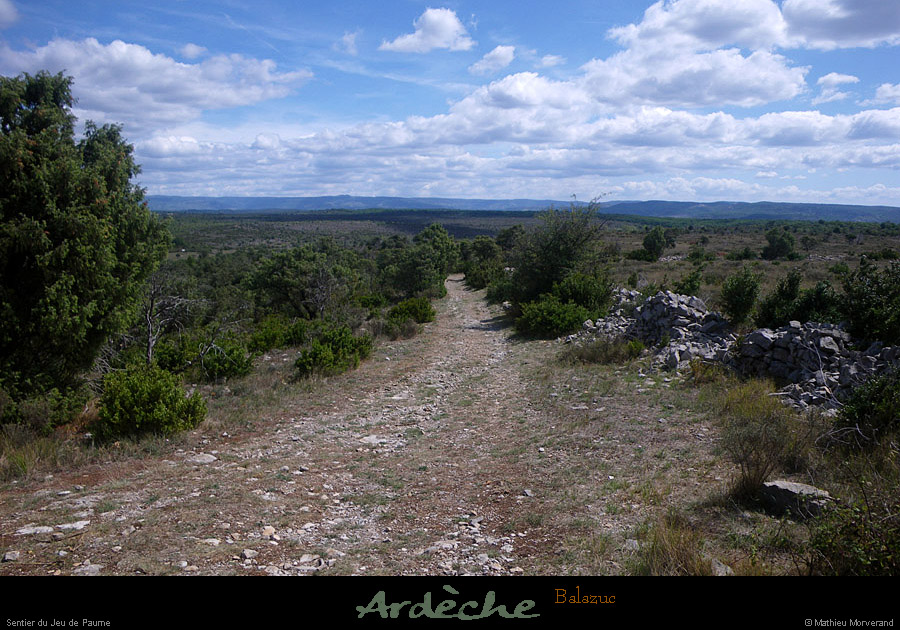 20110809_balazuc_sentierdujeudepaume