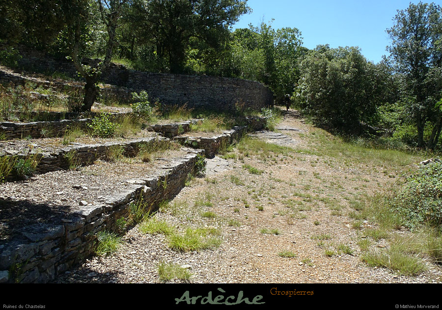 20120622_grospierres_ruinesvillagechastelas10