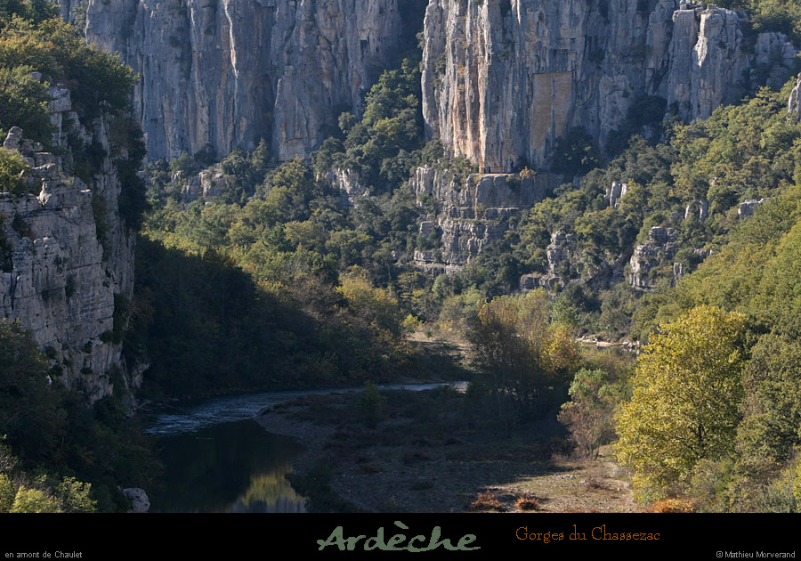 20081026_chassezac_falaisebarres2