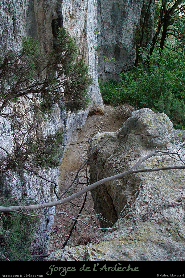 20030330_devesdevirac_ampa_falaiseamont_trou36