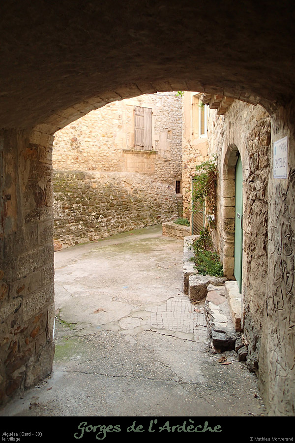 20131028_aigueze_village01