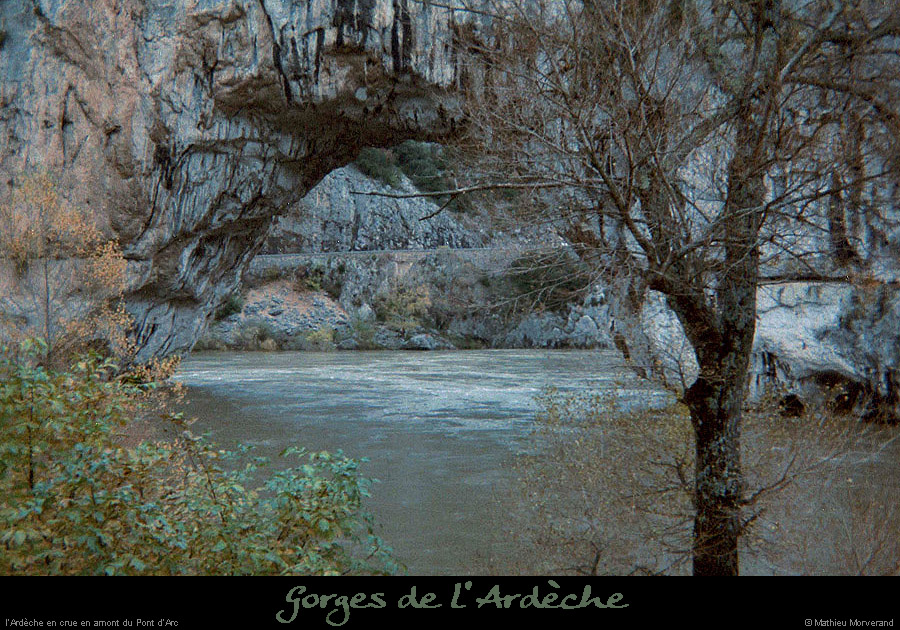 19861100_crueardeche_pontdarc