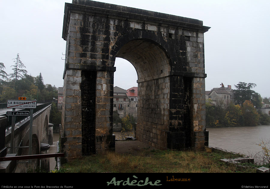 20111105_crue_ruoms_brasseries_pont1