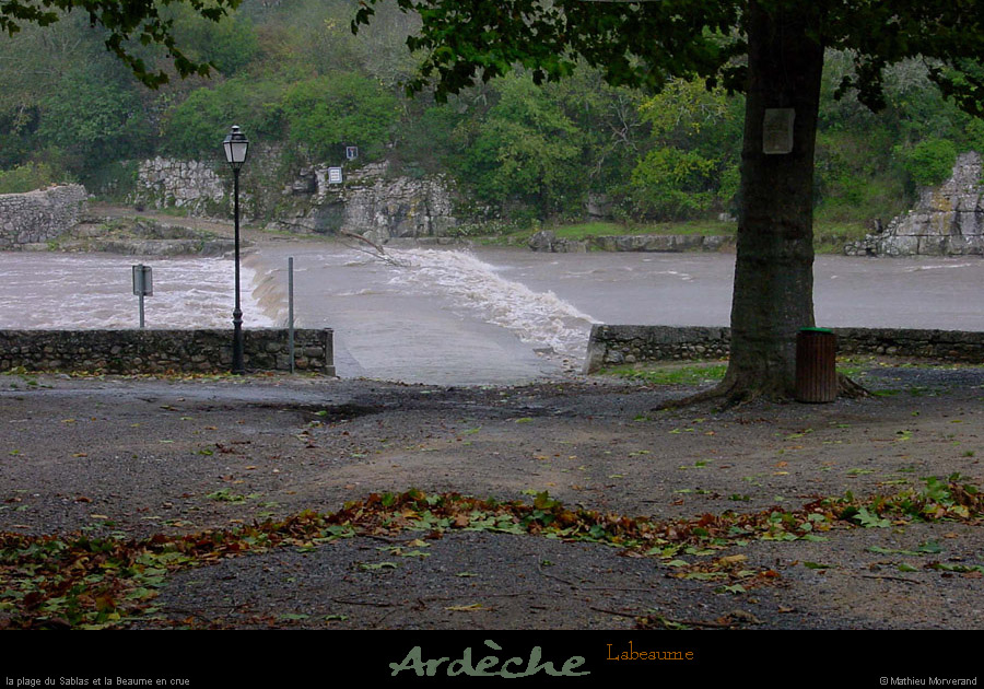 20011020_labeaume_pontsubmerge_5