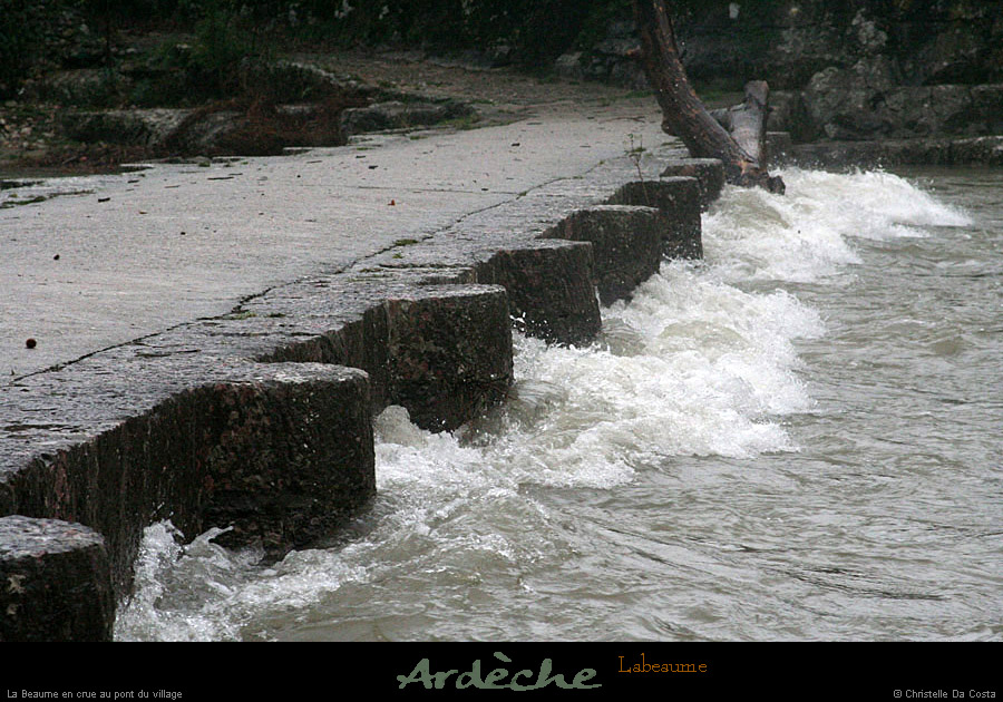 20111105_crue_villagelabeaume_pont07