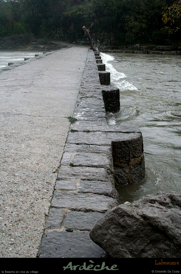 20111105_crue_villagelabeaume_pont09