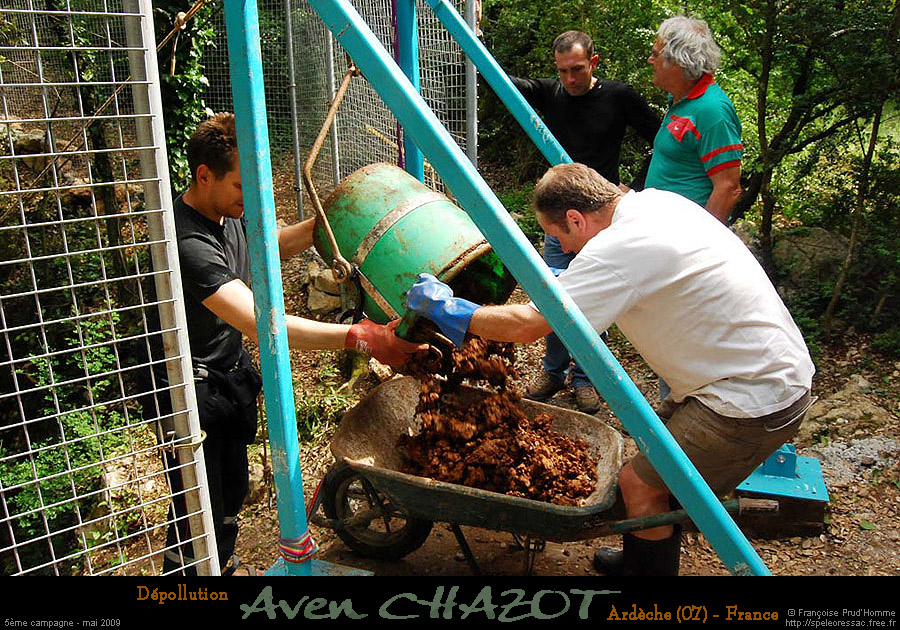 chazot0905_portic02fp